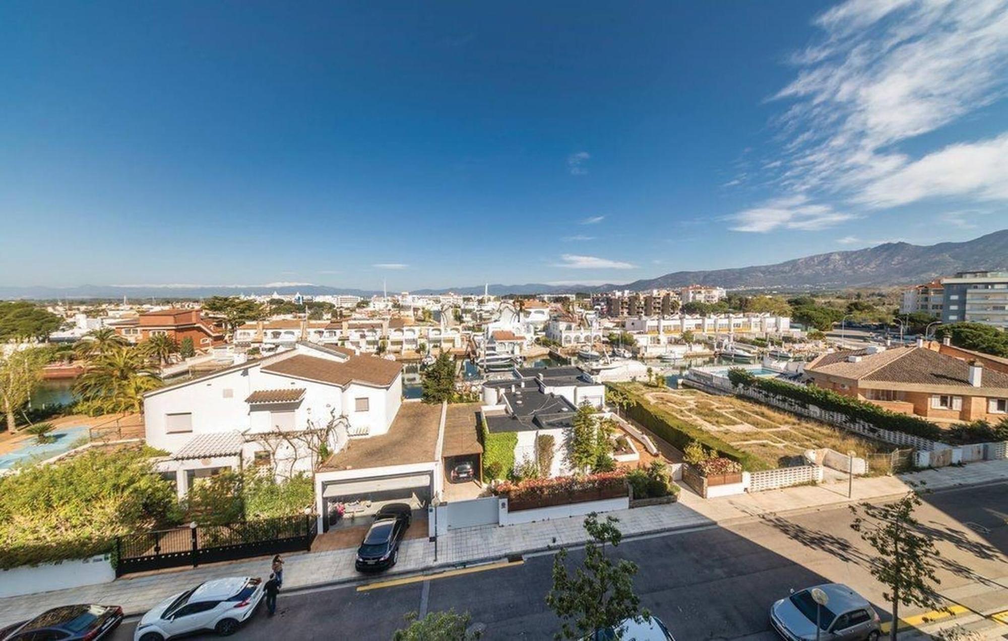 Apartamento En Roses Con Vistas Al Canal Y Piscina المظهر الخارجي الصورة